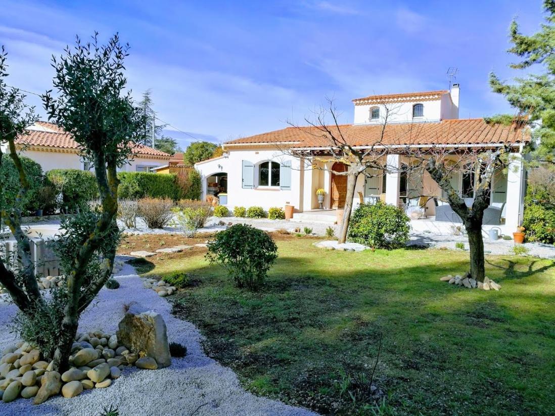 Les Coronilles Bed & Breakfast Saint-Maximin Dış mekan fotoğraf